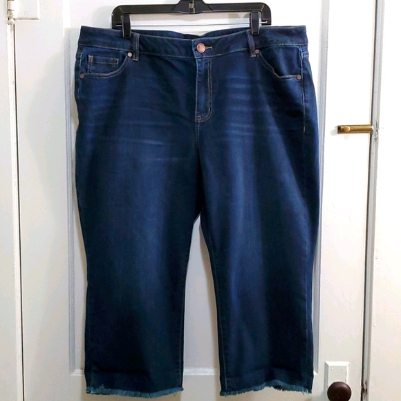 Lane Bryant Girlfriend Crop jeans NWT - Picture 2 of 10